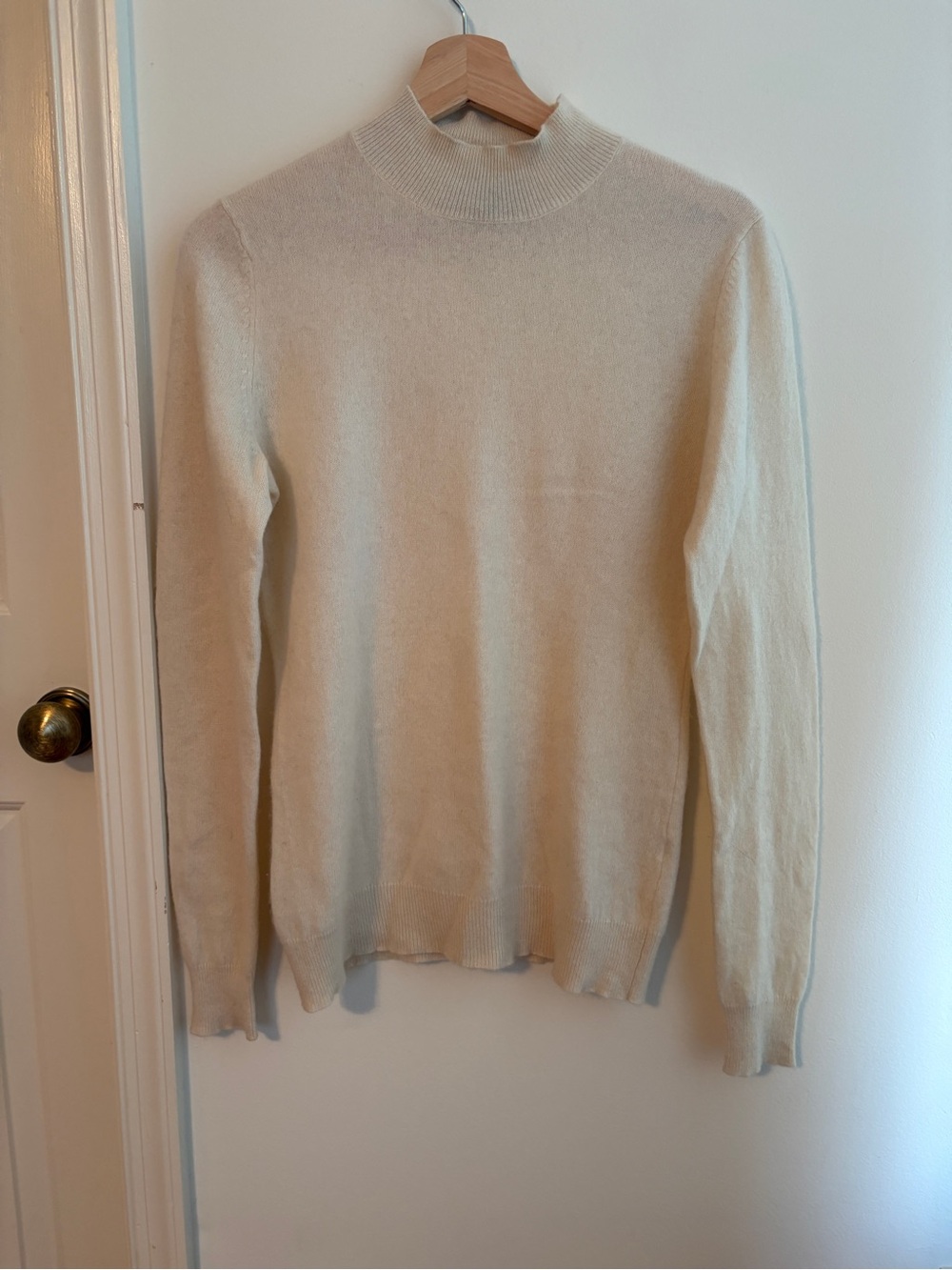 Lord & Taylor Cream Turtleneck Sweater — Minimal Women’s Cashmere